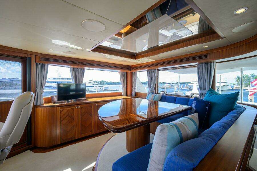 CLAYPEN 90ft Ocean Alexander Yacht For Sale