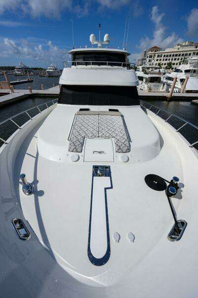 CLAYPEN 90ft Ocean Alexander Yacht For Sale