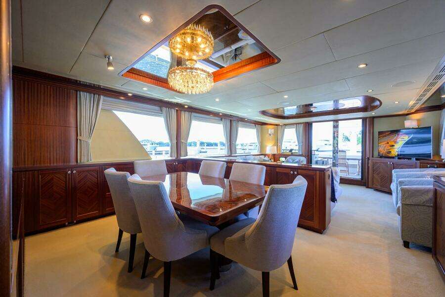 CLAYPEN 90ft Ocean Alexander Yacht For Sale