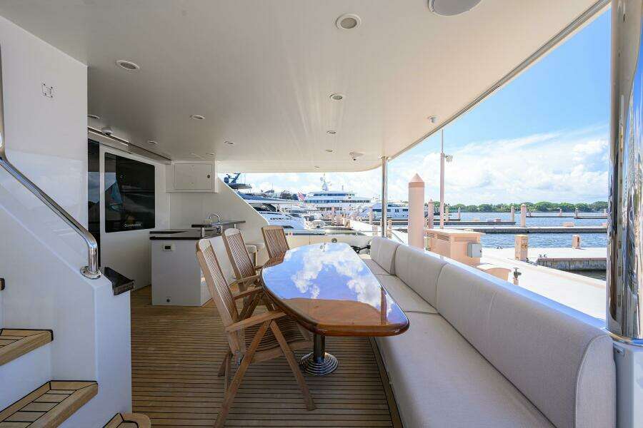 CLAYPEN 90ft Ocean Alexander Yacht For Sale