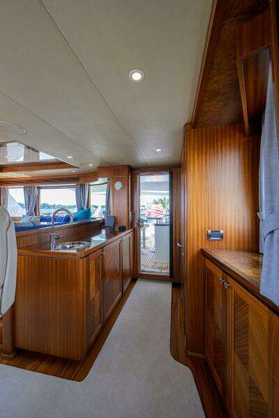 CLAYPEN 90ft Ocean Alexander Yacht For Sale