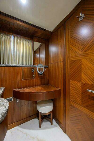 CLAYPEN 90ft Ocean Alexander Yacht For Sale