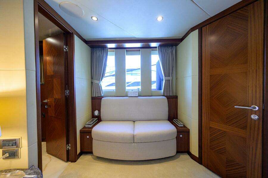 CLAYPEN 90ft Ocean Alexander Yacht For Sale