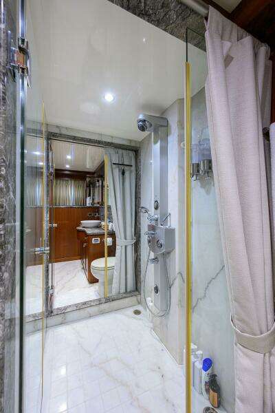 CLAYPEN 90ft Ocean Alexander Yacht For Sale