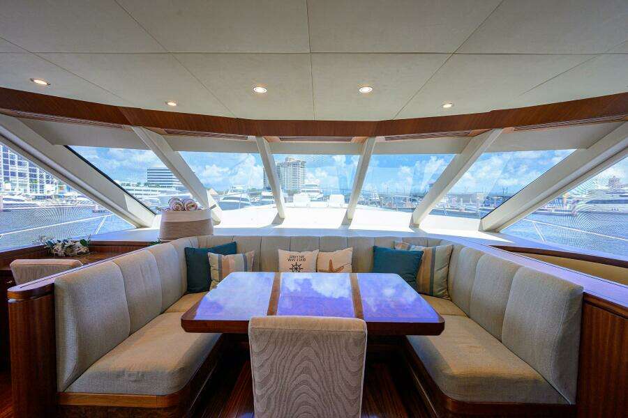 CLAYPEN 90ft Ocean Alexander Yacht For Sale