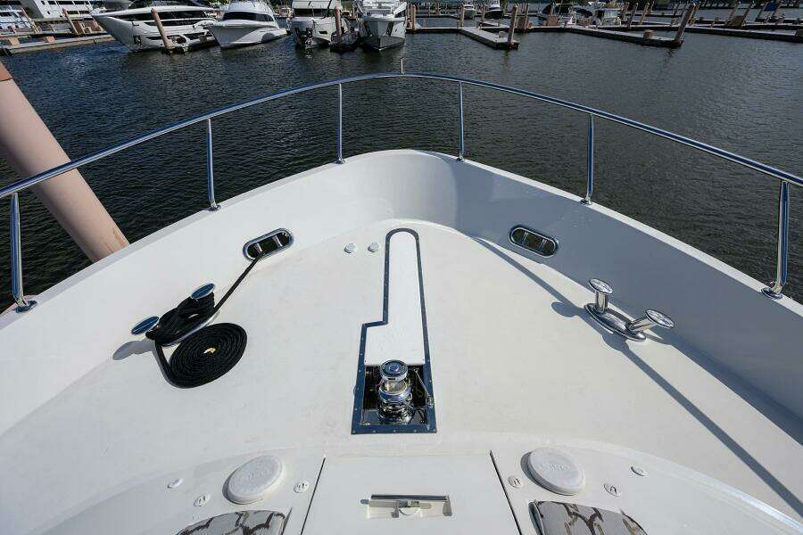 CLAYPEN 90ft Ocean Alexander Yacht For Sale