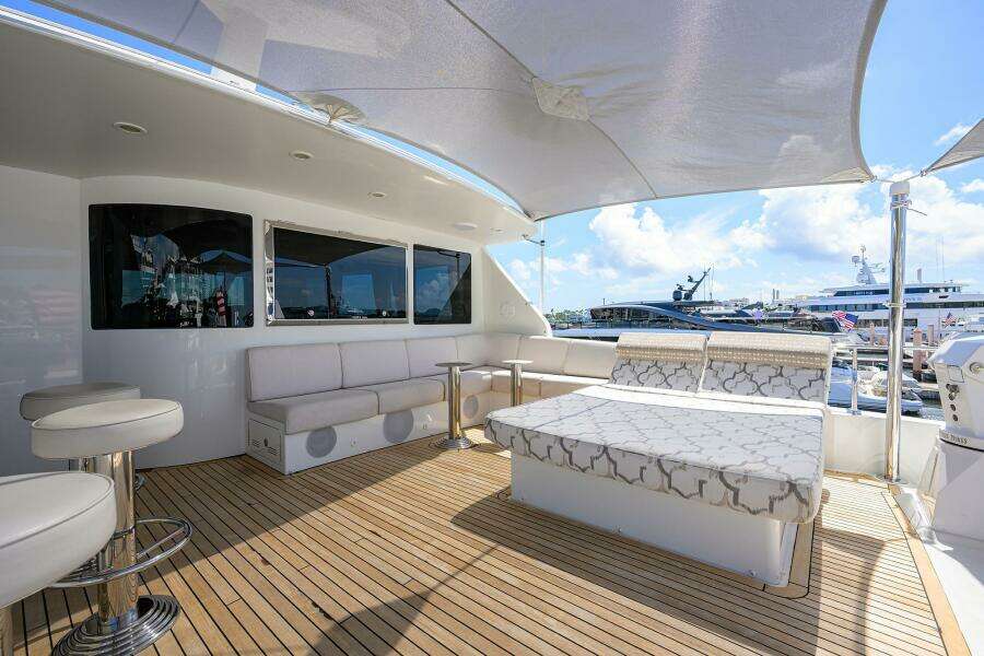 CLAYPEN 90ft Ocean Alexander Yacht For Sale