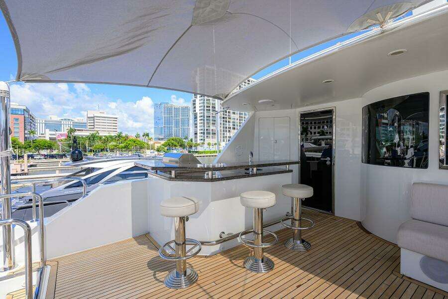 CLAYPEN 90ft Ocean Alexander Yacht For Sale