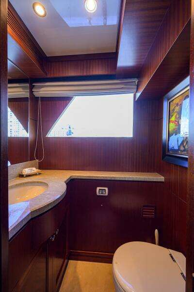 CLAYPEN 90ft Ocean Alexander Yacht For Sale