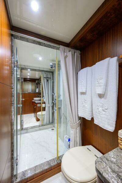 CLAYPEN 90ft Ocean Alexander Yacht For Sale
