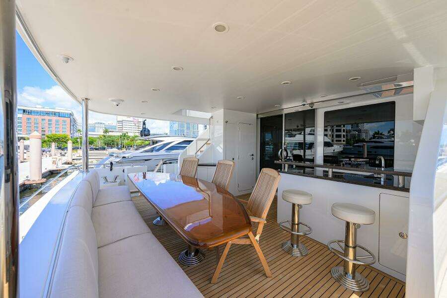 CLAYPEN 90ft Ocean Alexander Yacht For Sale