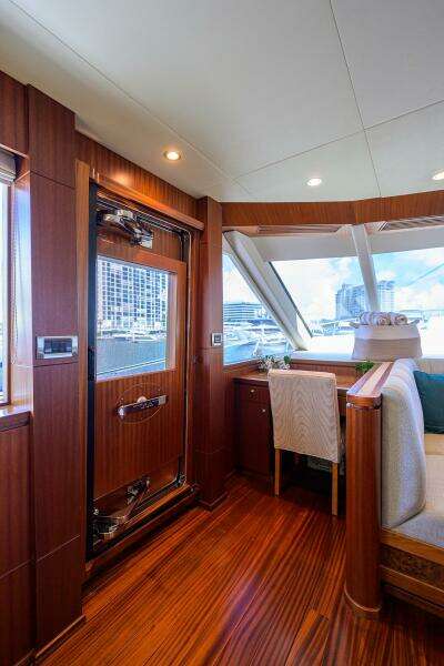 CLAYPEN 90ft Ocean Alexander Yacht For Sale