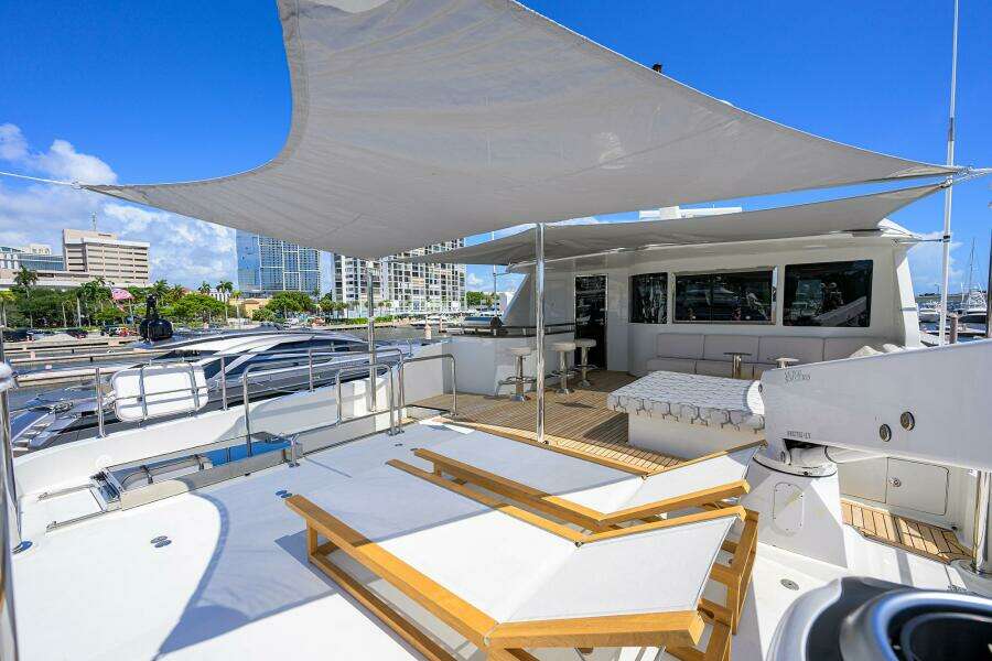 CLAYPEN 90ft Ocean Alexander Yacht For Sale