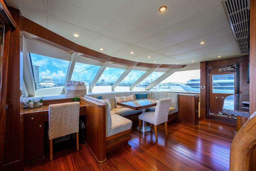 CLAYPEN 90ft Ocean Alexander Yacht For Sale