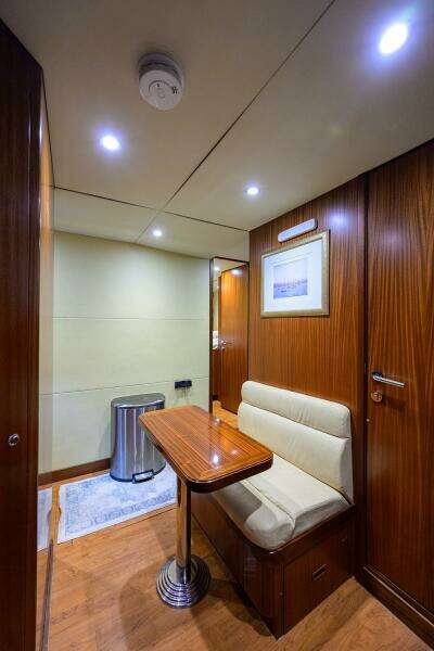 CLAYPEN 90ft Ocean Alexander Yacht For Sale
