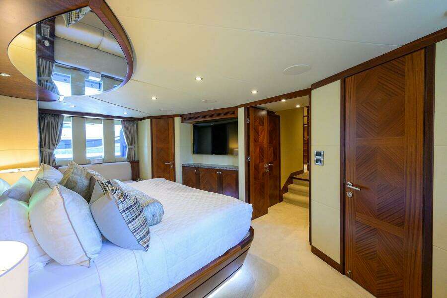 CLAYPEN 90ft Ocean Alexander Yacht For Sale