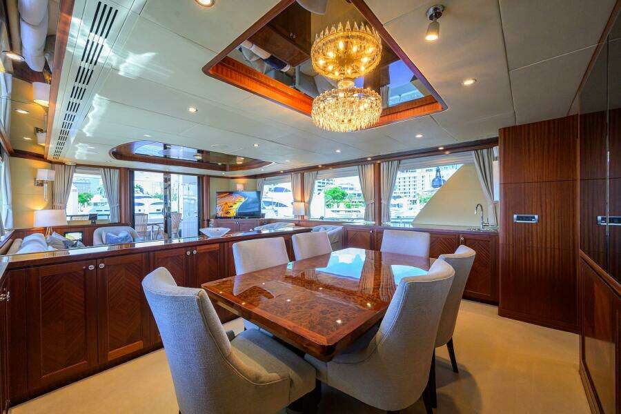 CLAYPEN 90ft Ocean Alexander Yacht For Sale