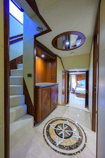 CLAYPEN 90ft Ocean Alexander Yacht For Sale