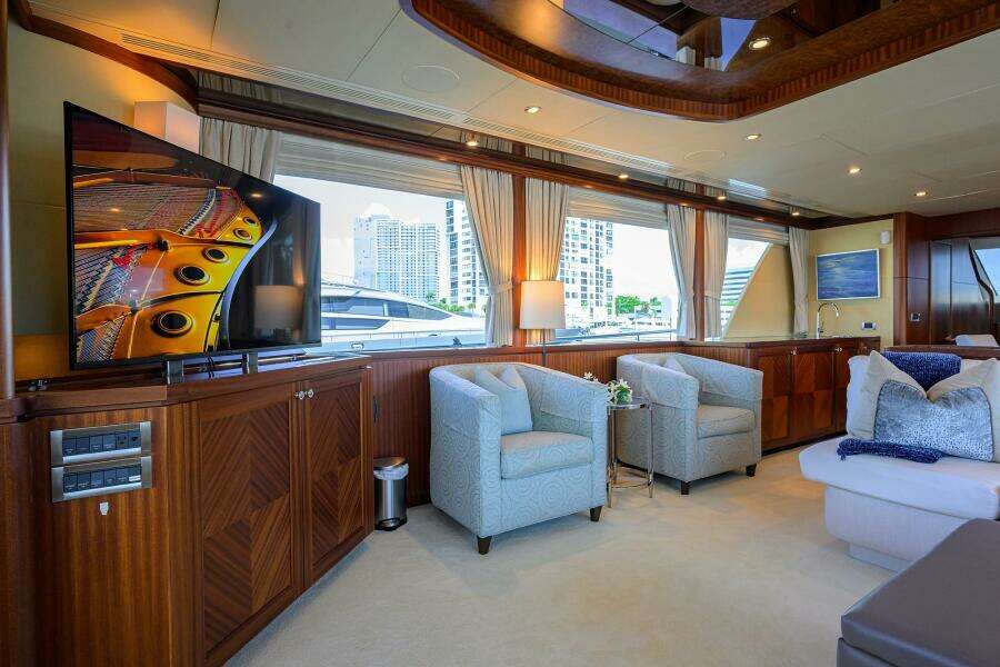 CLAYPEN 90ft Ocean Alexander Yacht For Sale