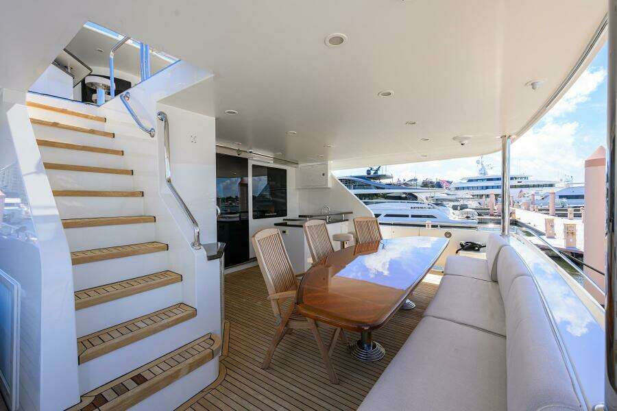 CLAYPEN 90ft Ocean Alexander Yacht For Sale