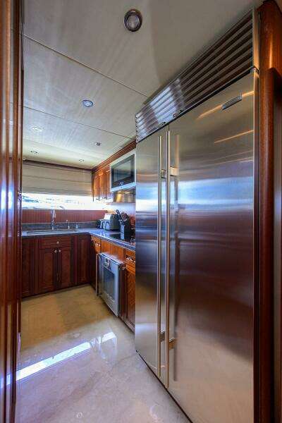 CLAYPEN 90ft Ocean Alexander Yacht For Sale