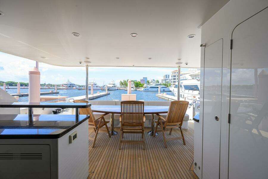 CLAYPEN 90ft Ocean Alexander Yacht For Sale