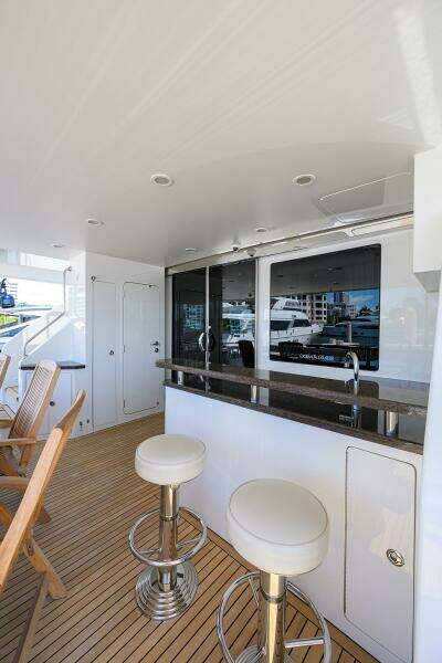 CLAYPEN 90ft Ocean Alexander Yacht For Sale