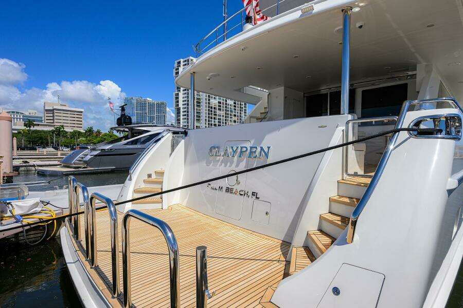 CLAYPEN 90ft Ocean Alexander Yacht For Sale