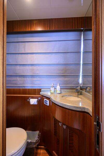 CLAYPEN 90ft Ocean Alexander Yacht For Sale