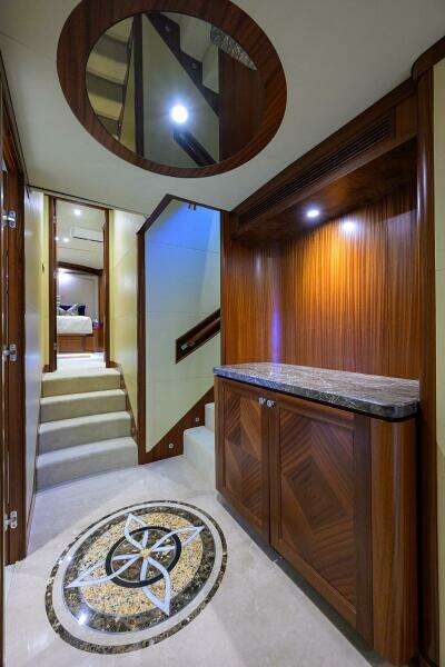 CLAYPEN 90ft Ocean Alexander Yacht For Sale