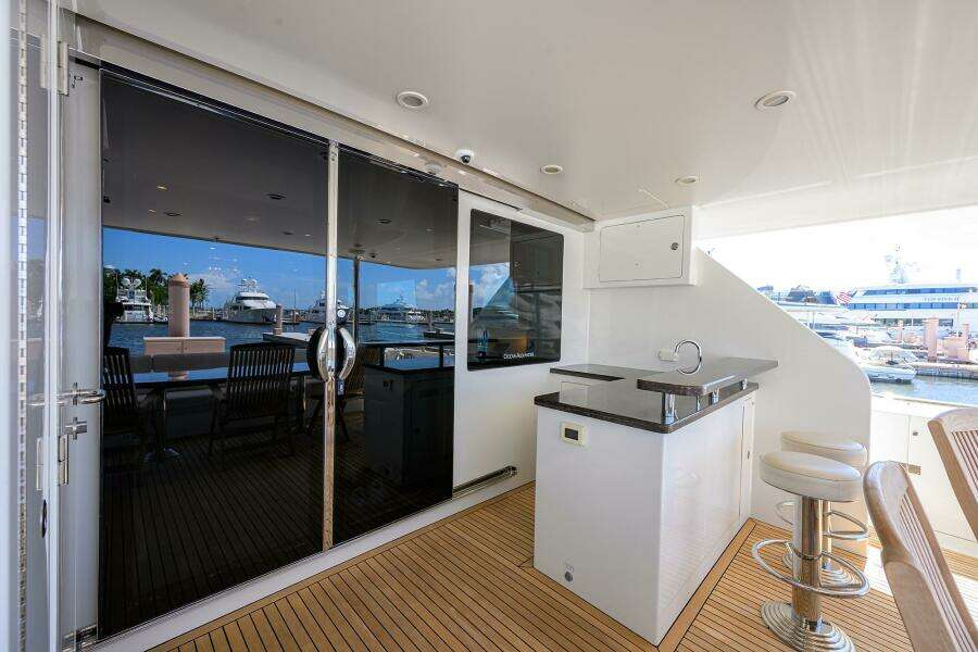 CLAYPEN 90ft Ocean Alexander Yacht For Sale