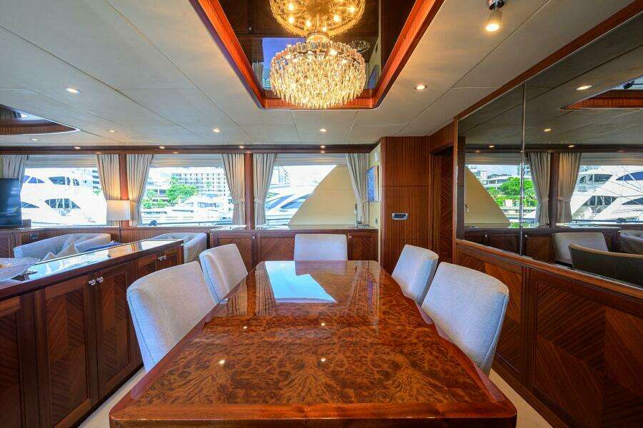 CLAYPEN 90ft Ocean Alexander Yacht For Sale