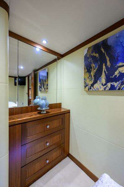 CLAYPEN 90ft Ocean Alexander Yacht For Sale