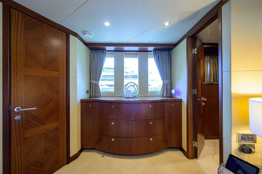 CLAYPEN 90ft Ocean Alexander Yacht For Sale