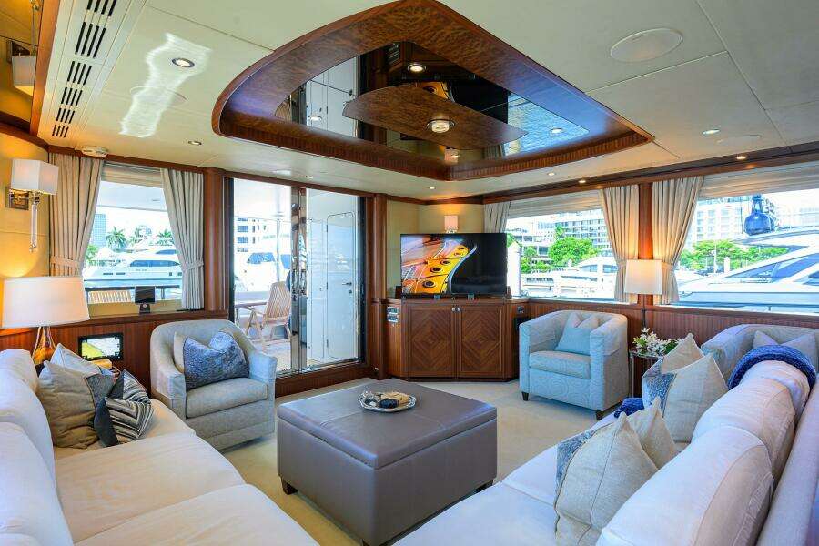 CLAYPEN 90ft Ocean Alexander Yacht For Sale