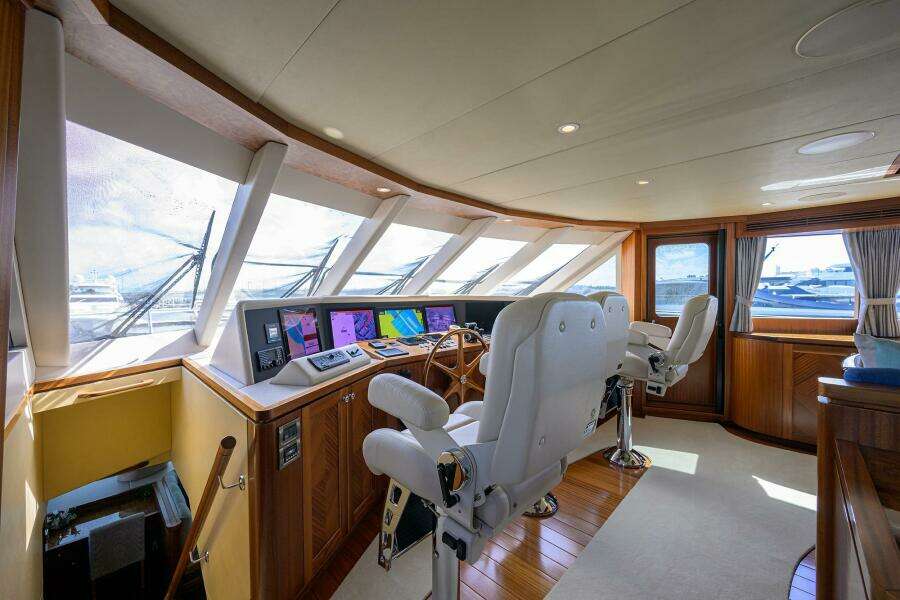 CLAYPEN 90ft Ocean Alexander Yacht For Sale