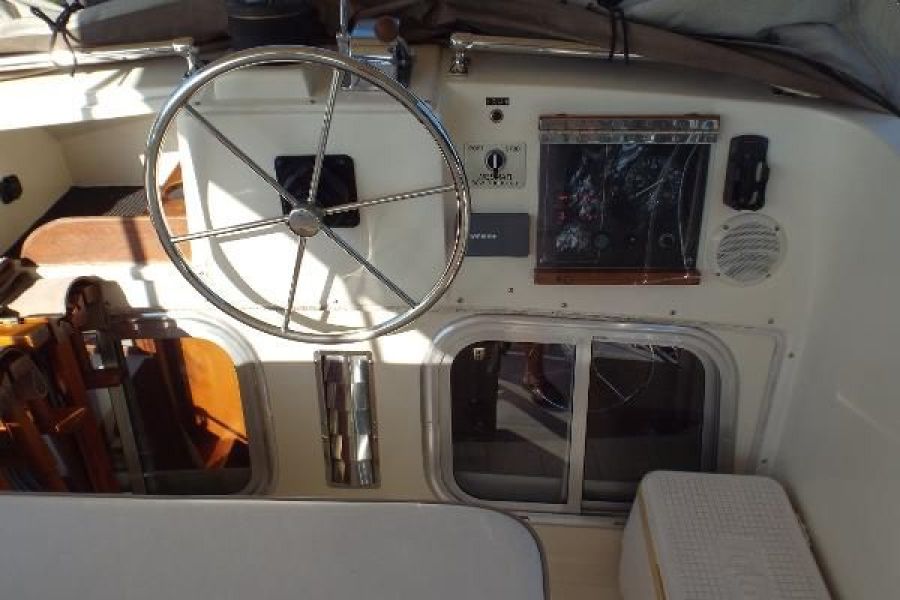 1999 Eagle 32