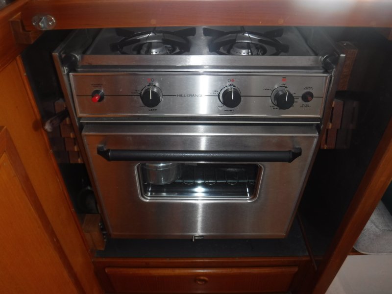 1999 Eagle 32