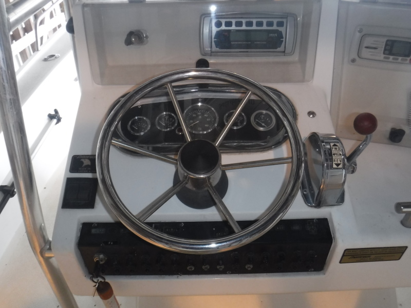 1995 Shamrock 20 Open Fish