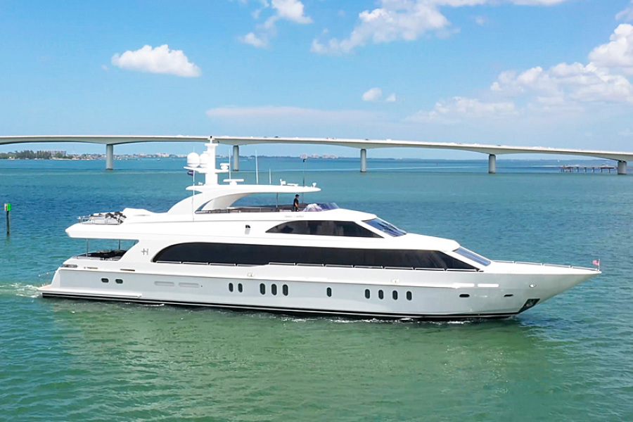 2013 Hargrave 125 Raised Pilothouse