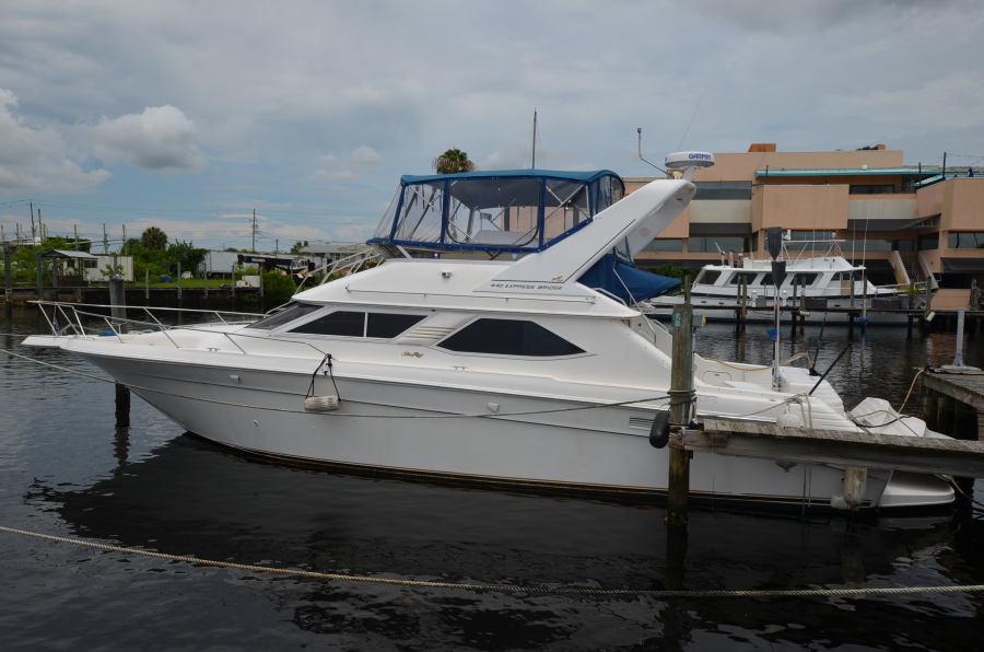 1997 Sea Ray 440EB