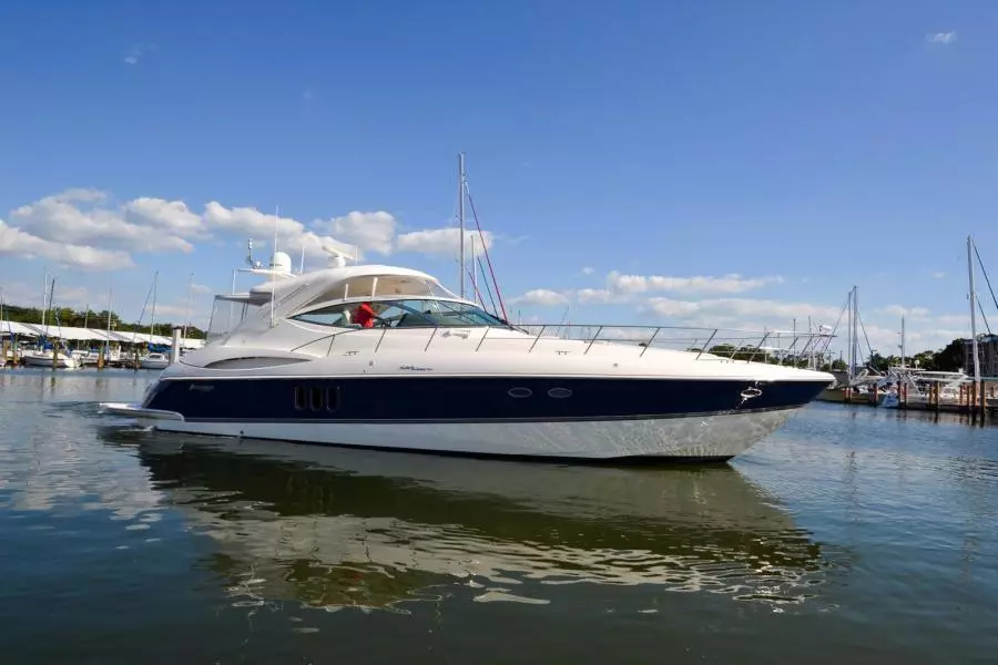 2005 Cruisers Yachts 520 Express