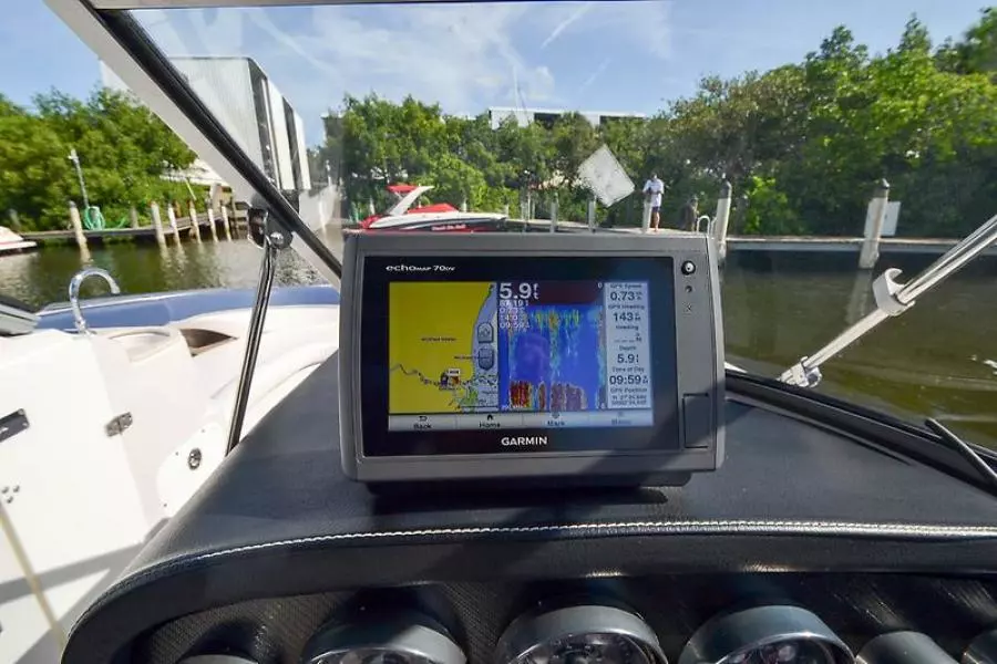 2011 Four Winns F244