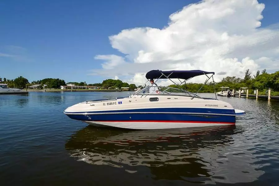 2011 Four Winns F244