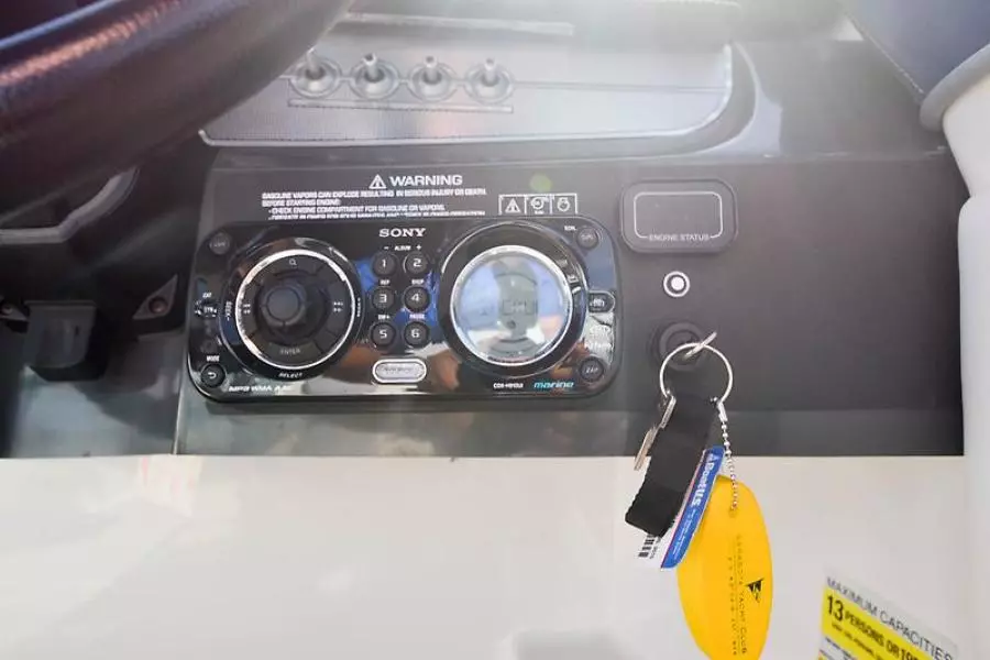 2011 Four Winns F244