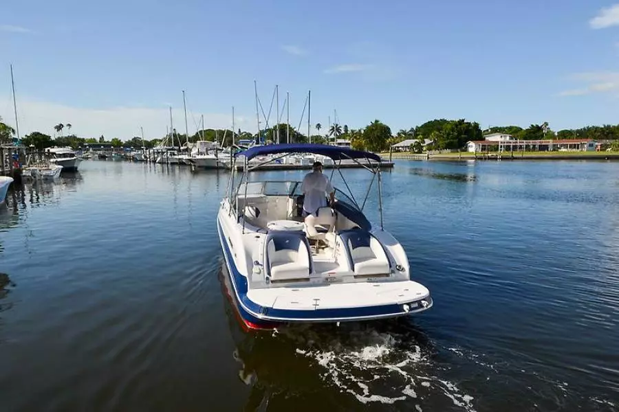 2011 Four Winns F244