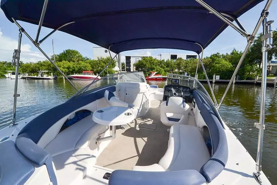 2011 Four Winns F244