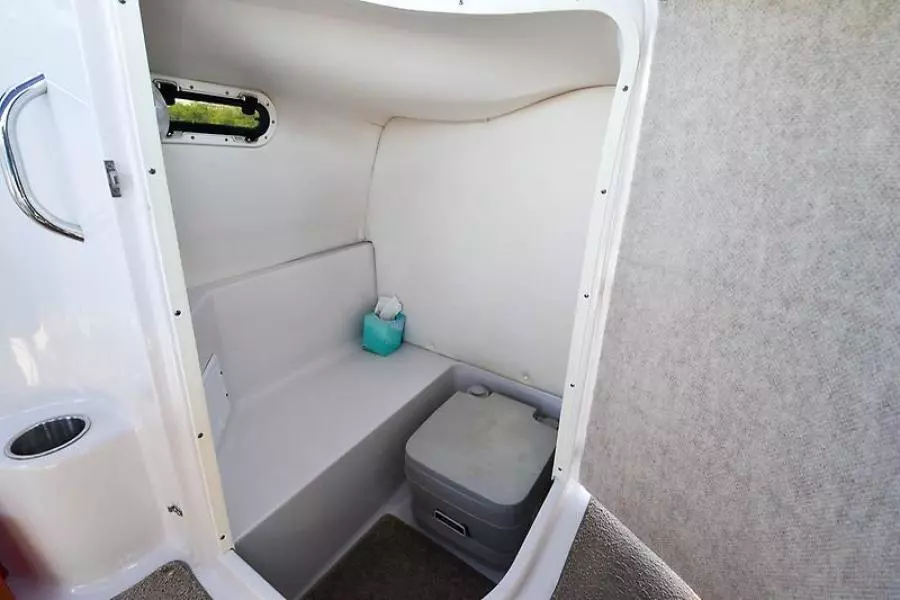 2011 Four Winns F244