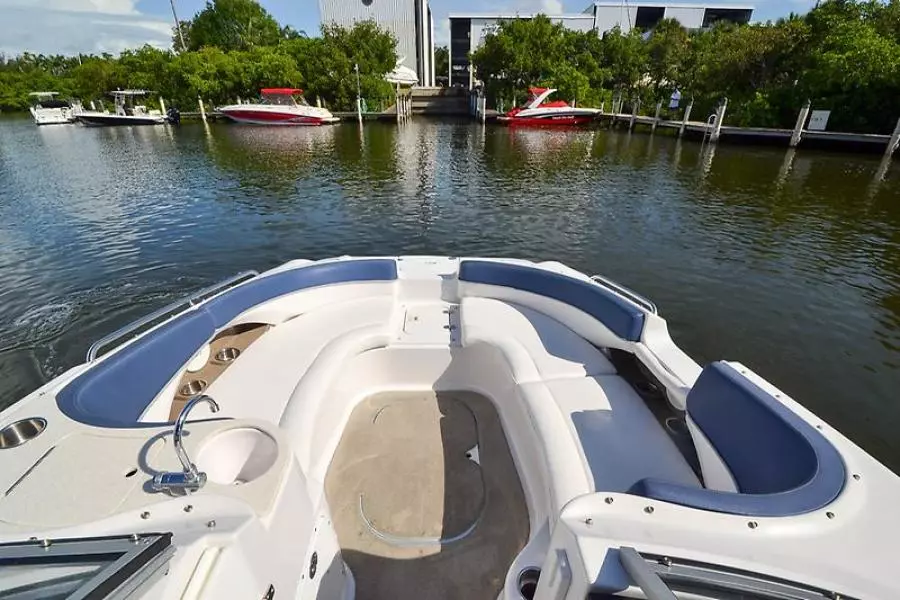 2011 Four Winns F244