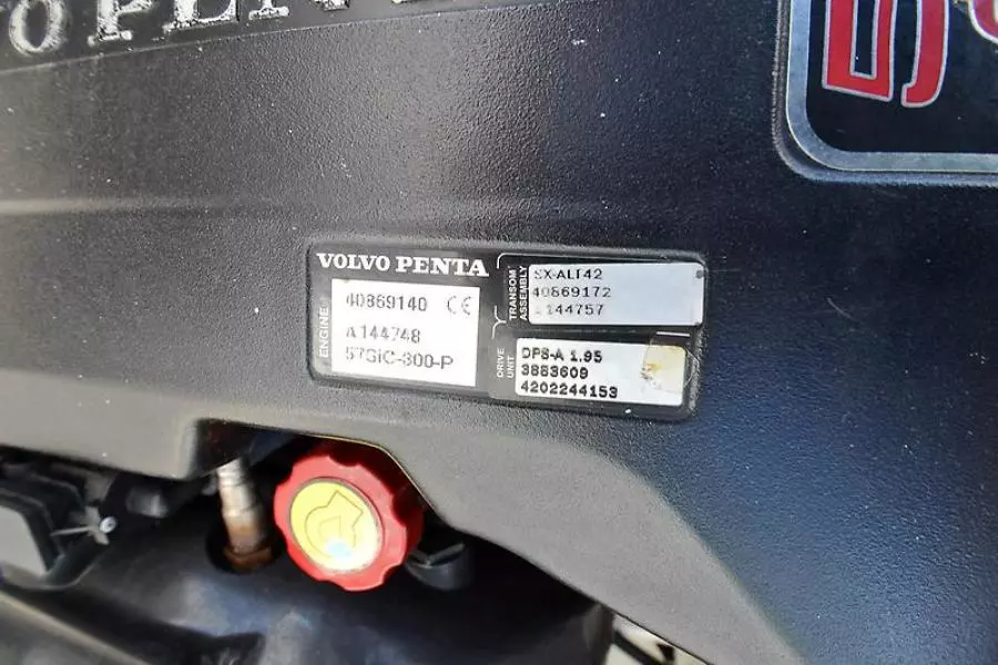 2011 Four Winns F244